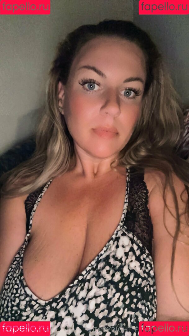 firstmilfmate Onlyfans Photo Gallery 