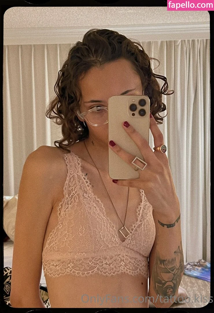 tattoo.kiss Onlyfans Photo Gallery 