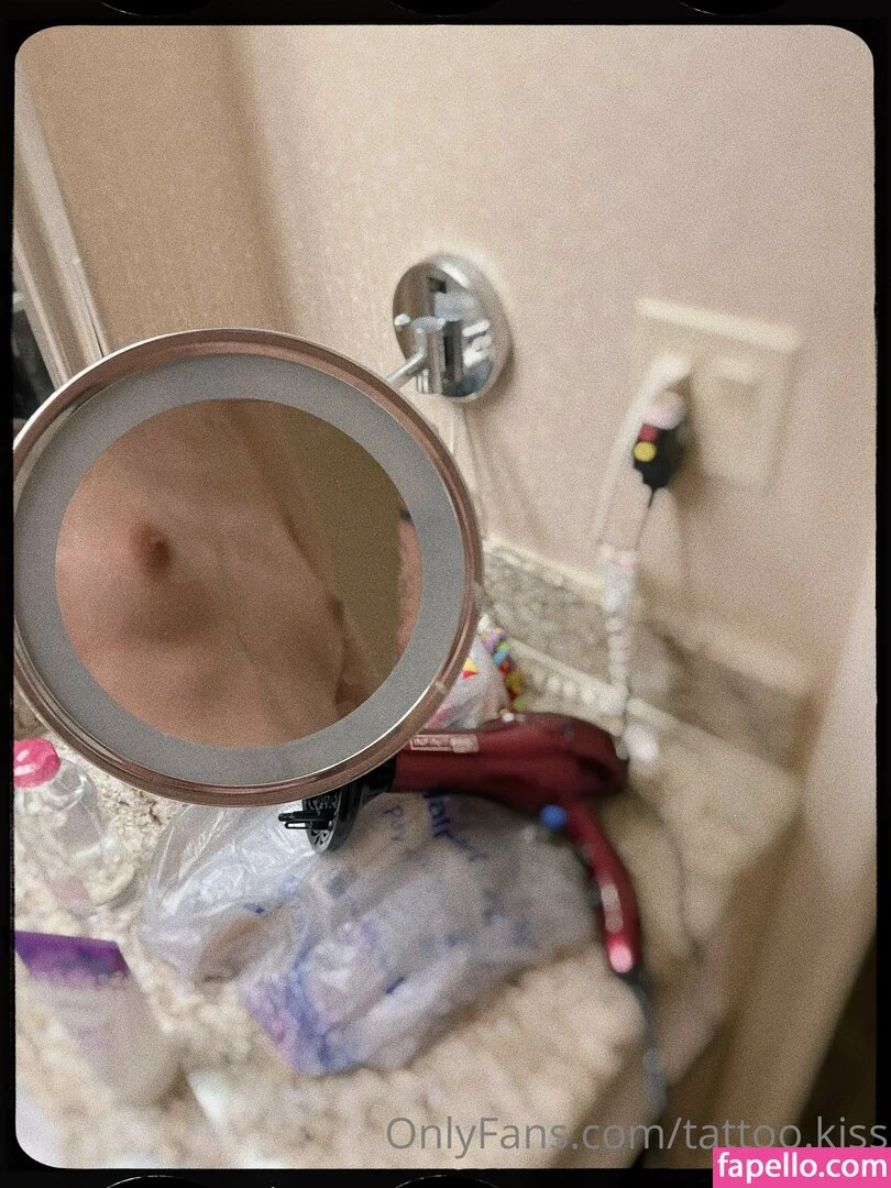 tattoo.kiss Onlyfans Photo Gallery 