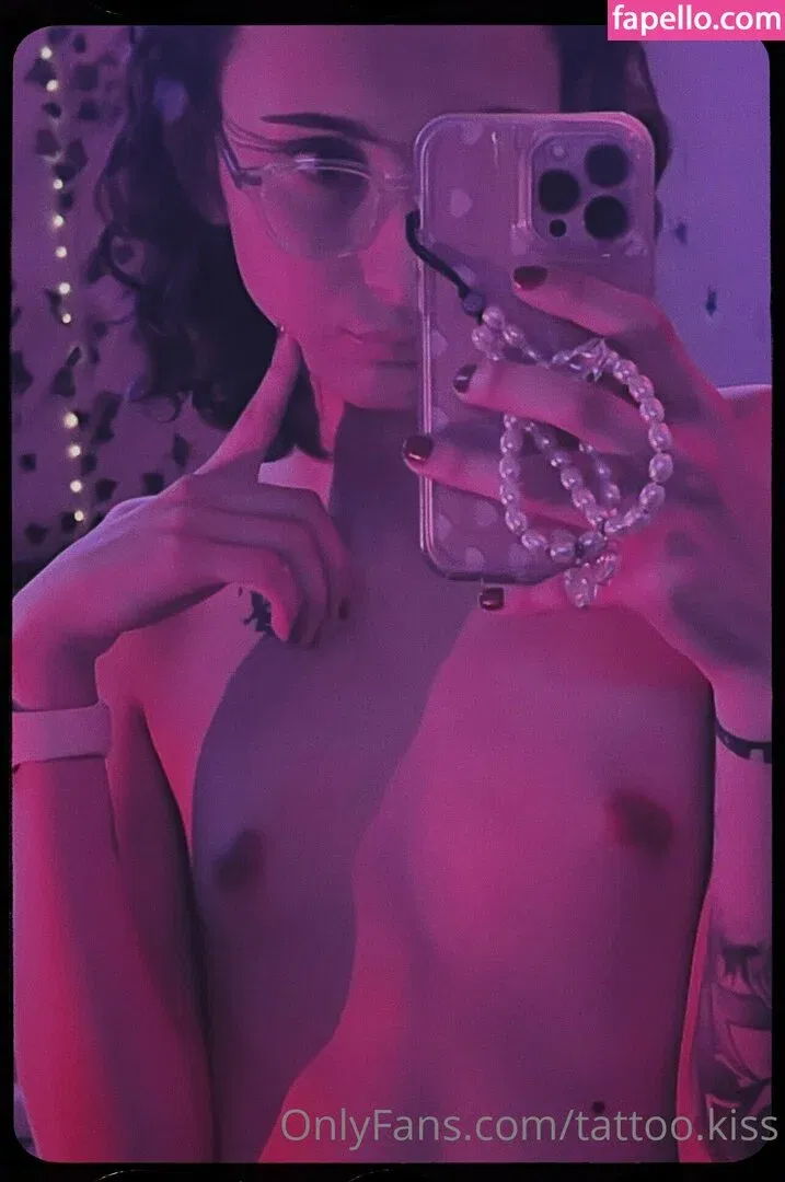 tattoo.kiss Onlyfans Photo Gallery 