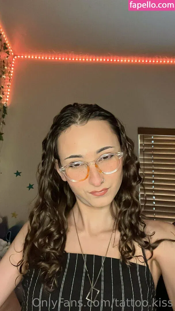 tattoo.kiss Onlyfans Photo Gallery 