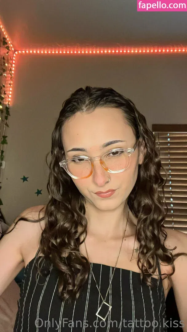 tattoo.kiss Onlyfans Photo Gallery 