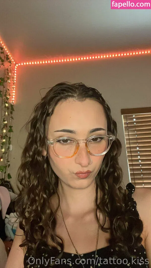 tattoo.kiss Onlyfans Photo Gallery 