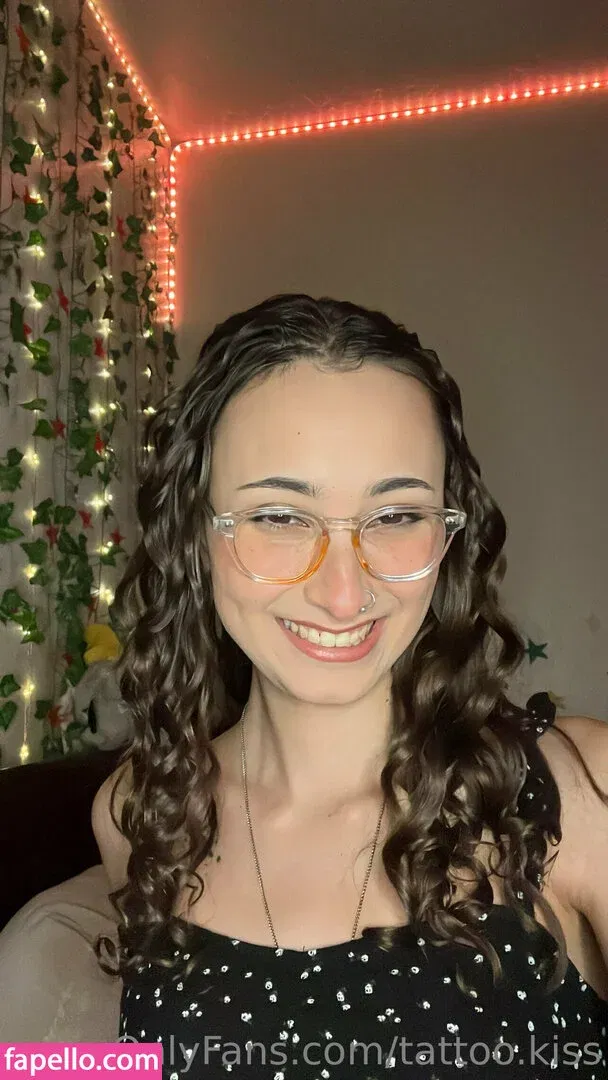 tattoo.kiss Onlyfans Photo Gallery 