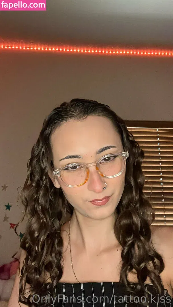 tattoo.kiss Onlyfans Photo Gallery 