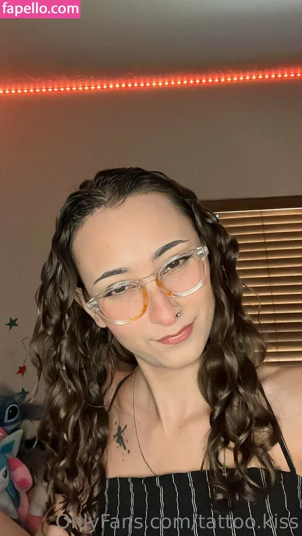 tattoo.kiss Onlyfans Photo Gallery 