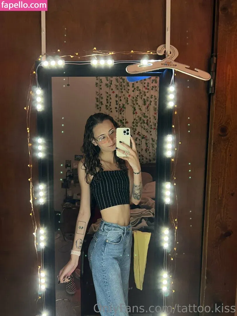 tattoo.kiss Onlyfans Photo Gallery 