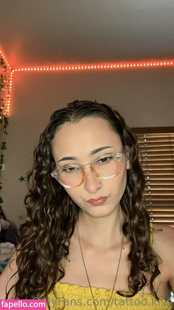 tattoo.kiss Onlyfans Photo Gallery 