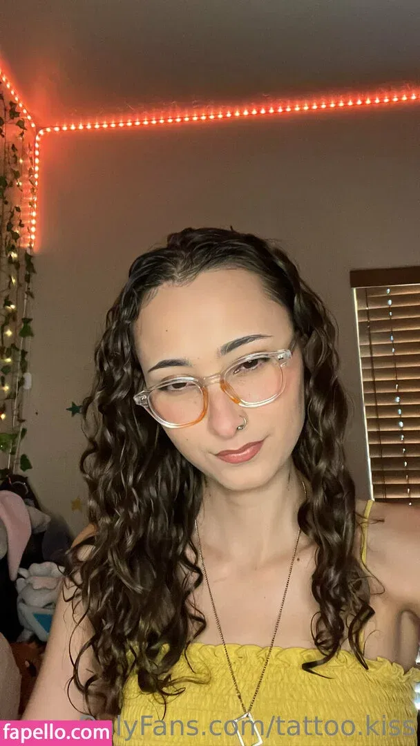 tattoo.kiss Onlyfans Photo Gallery 