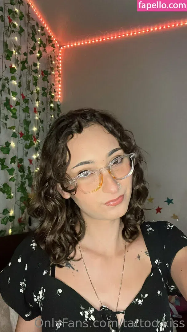 tattoo.kiss Onlyfans Photo Gallery 