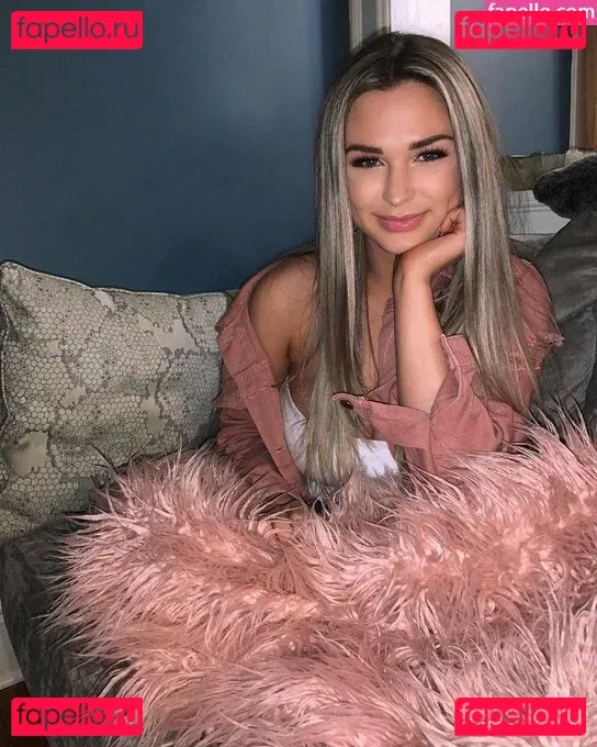 Cassandra Spano Onlyfans Photo Gallery 