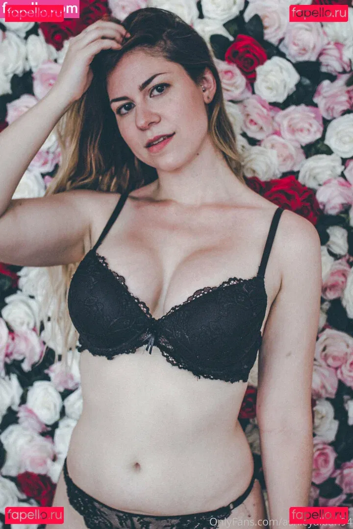 ashleyalban94 Onlyfans Photo Gallery 