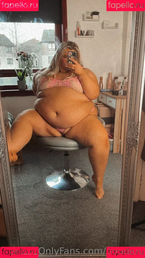 b0ugiee Onlyfans Photo Gallery 