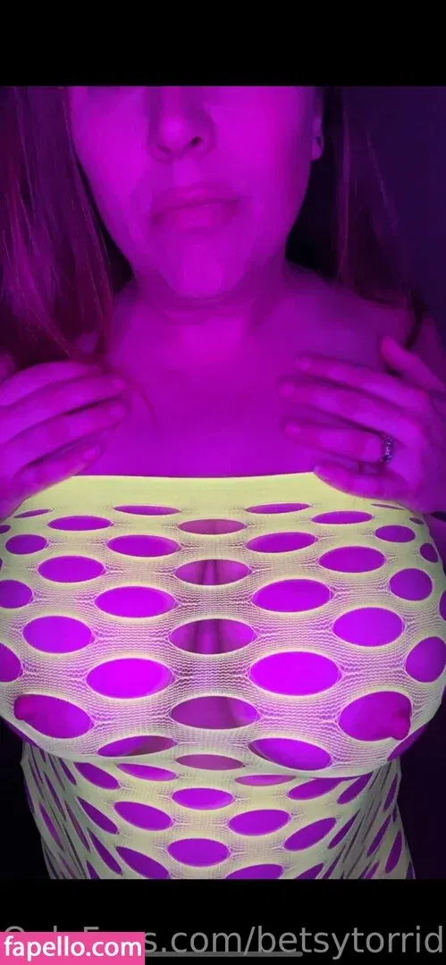 Betsy Torrid Onlyfans Photo Gallery 