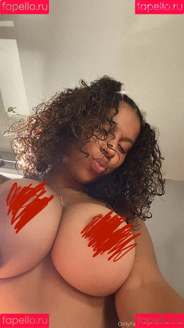 Emmmyxo Onlyfans Photo Gallery 