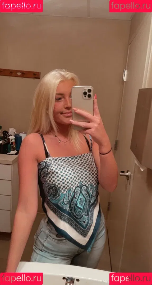 andi111 Onlyfans Photo Gallery 