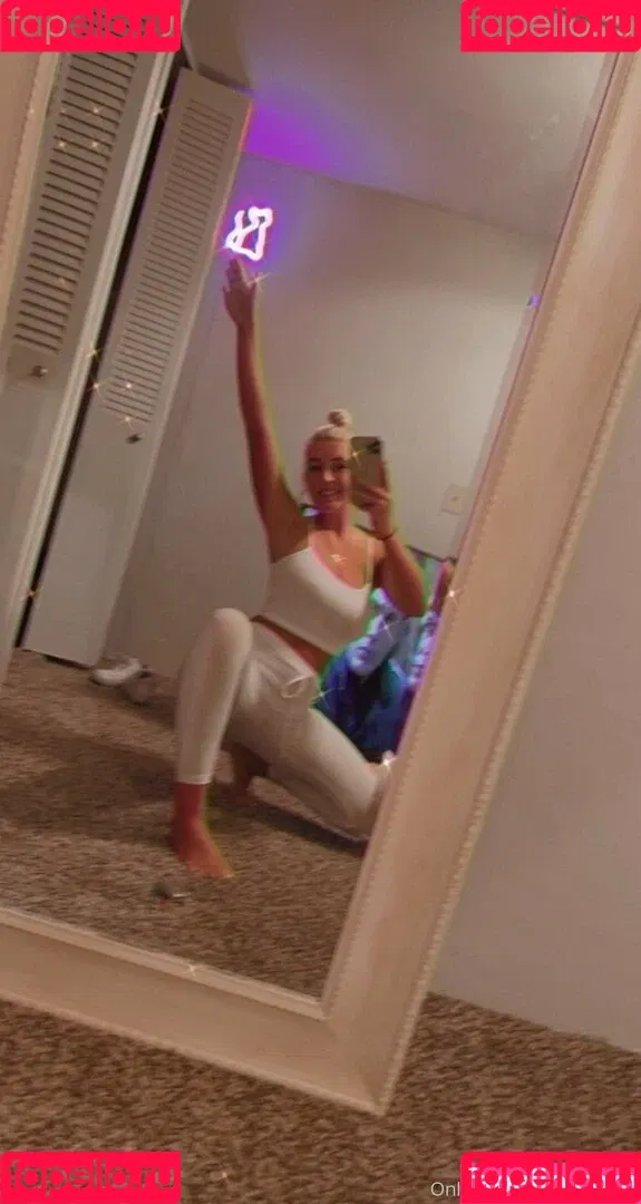 andi111 Onlyfans Photo Gallery 