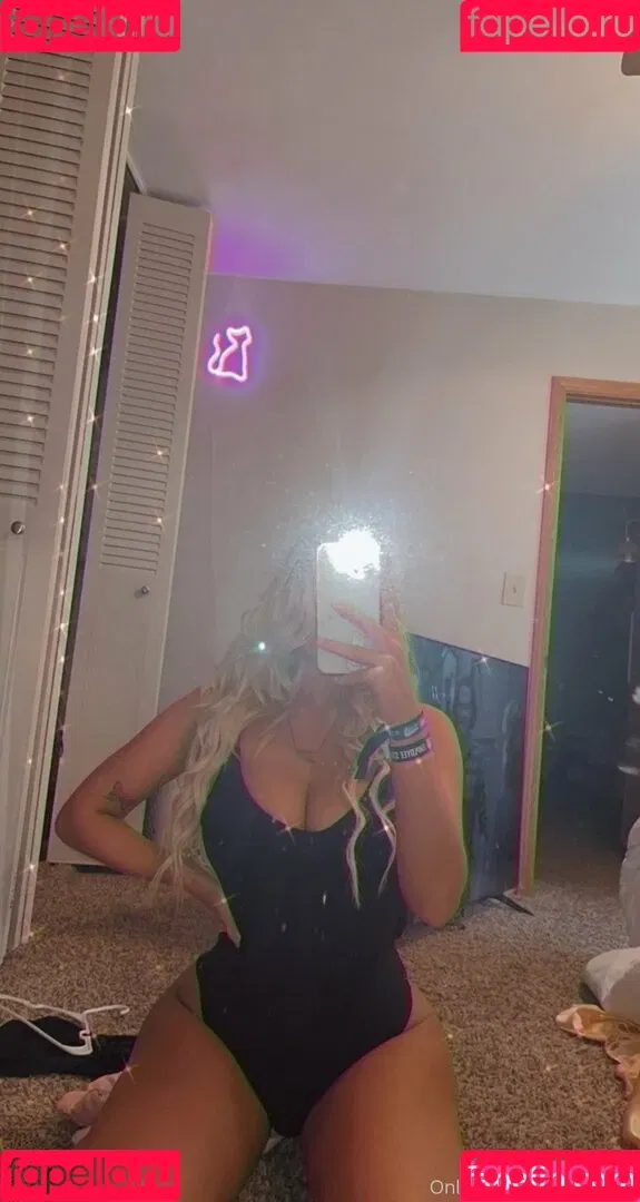 andi111 Onlyfans Photo Gallery 