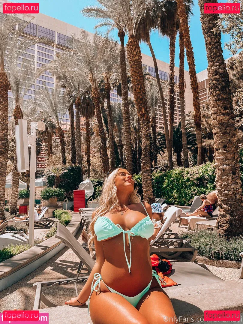 andi111 Onlyfans Photo Gallery 