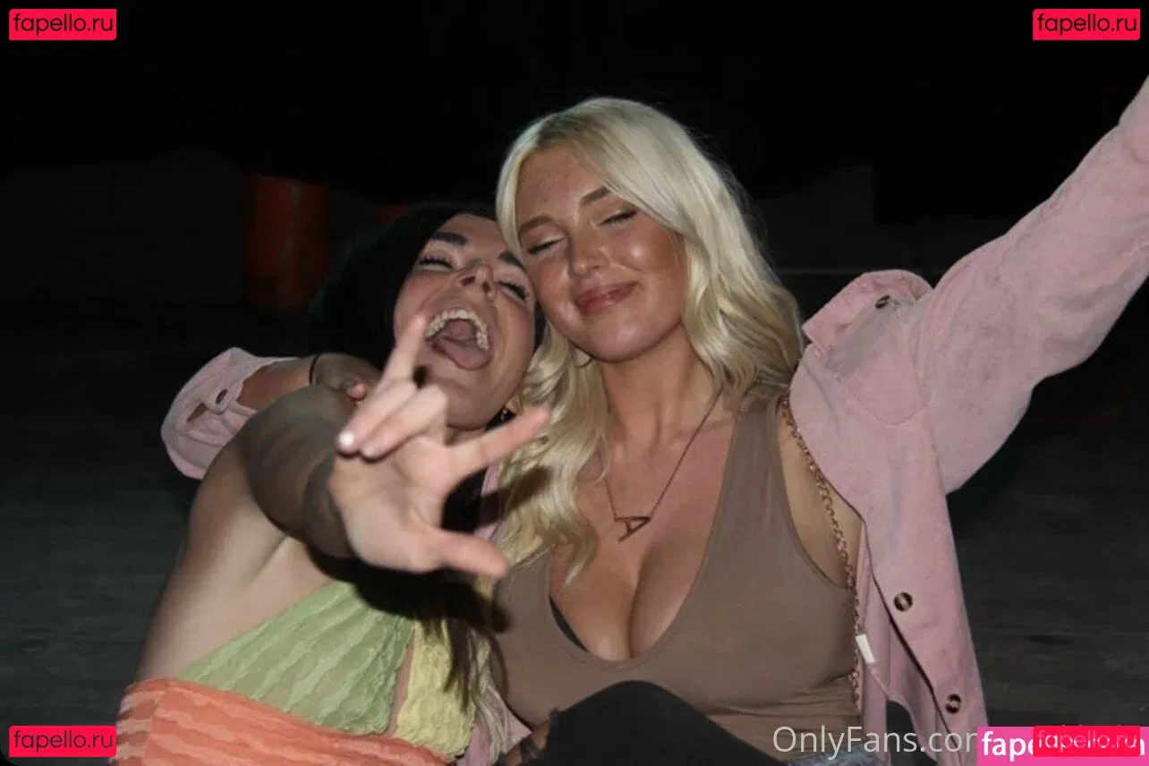 andi111 Onlyfans Photo Gallery 