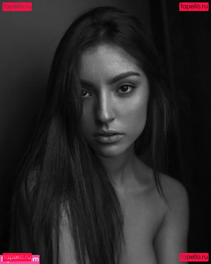 Mathilde Lasry Onlyfans Photo Gallery 