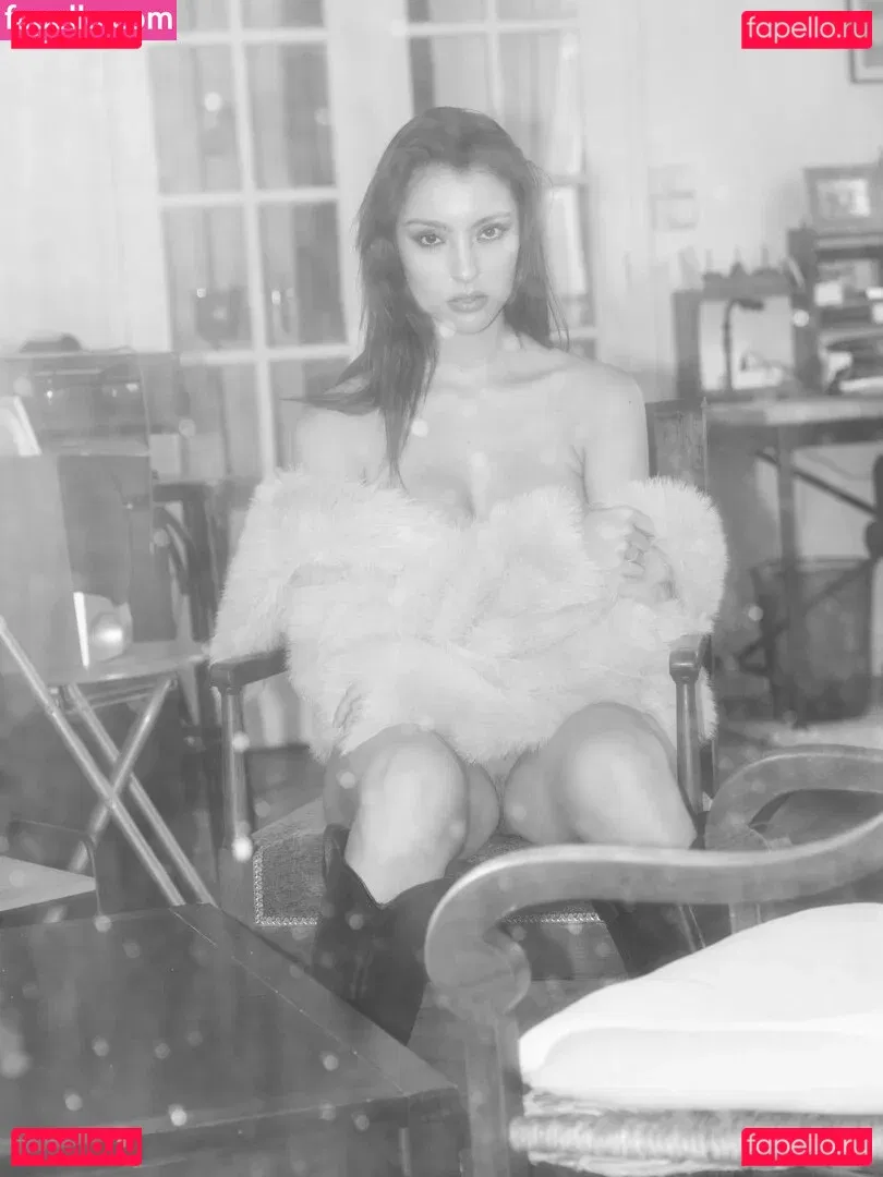 Mathilde Lasry Onlyfans Photo Gallery 