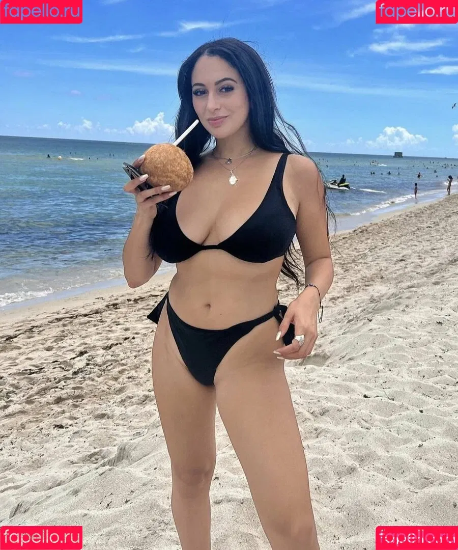 Bienbelle Onlyfans Photo Gallery 