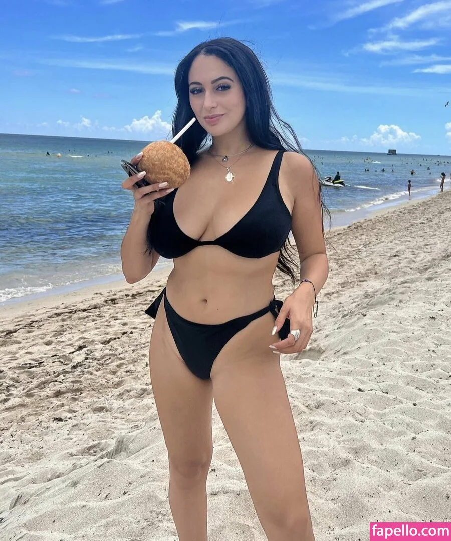 Bienbelle Onlyfans Photo Gallery 