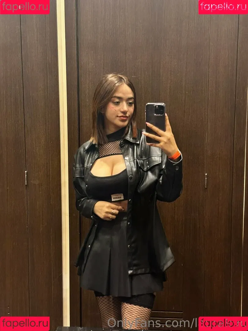 laura99x Onlyfans Photo Gallery 