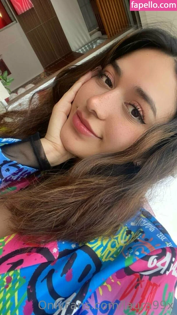 laura99x Onlyfans Photo Gallery 