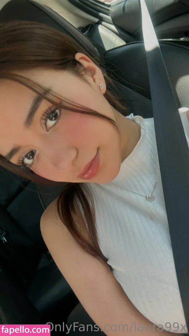 laura99x Onlyfans Photo Gallery 