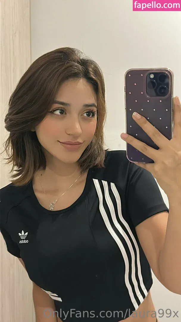 laura99x Onlyfans Photo Gallery 