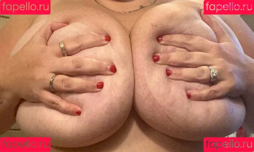 mrs_bra_buster Onlyfans Photo Gallery 