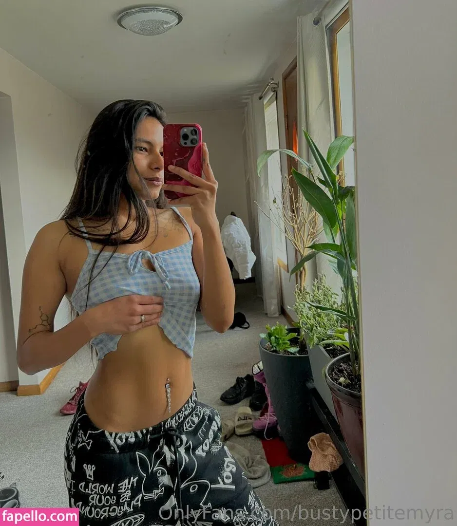 bustypetitemyra Onlyfans Photo Gallery 