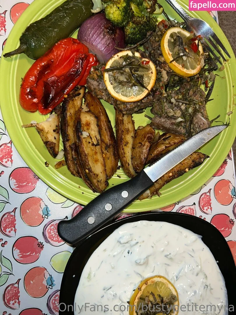 bustypetitemyra Onlyfans Photo Gallery 