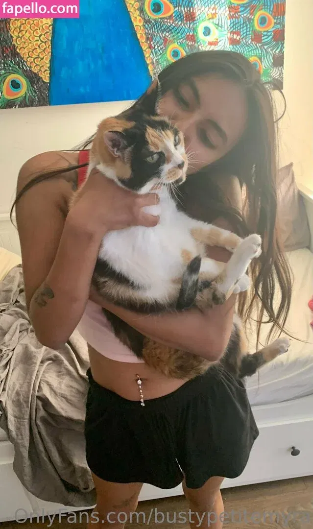 bustypetitemyra Onlyfans Photo Gallery 