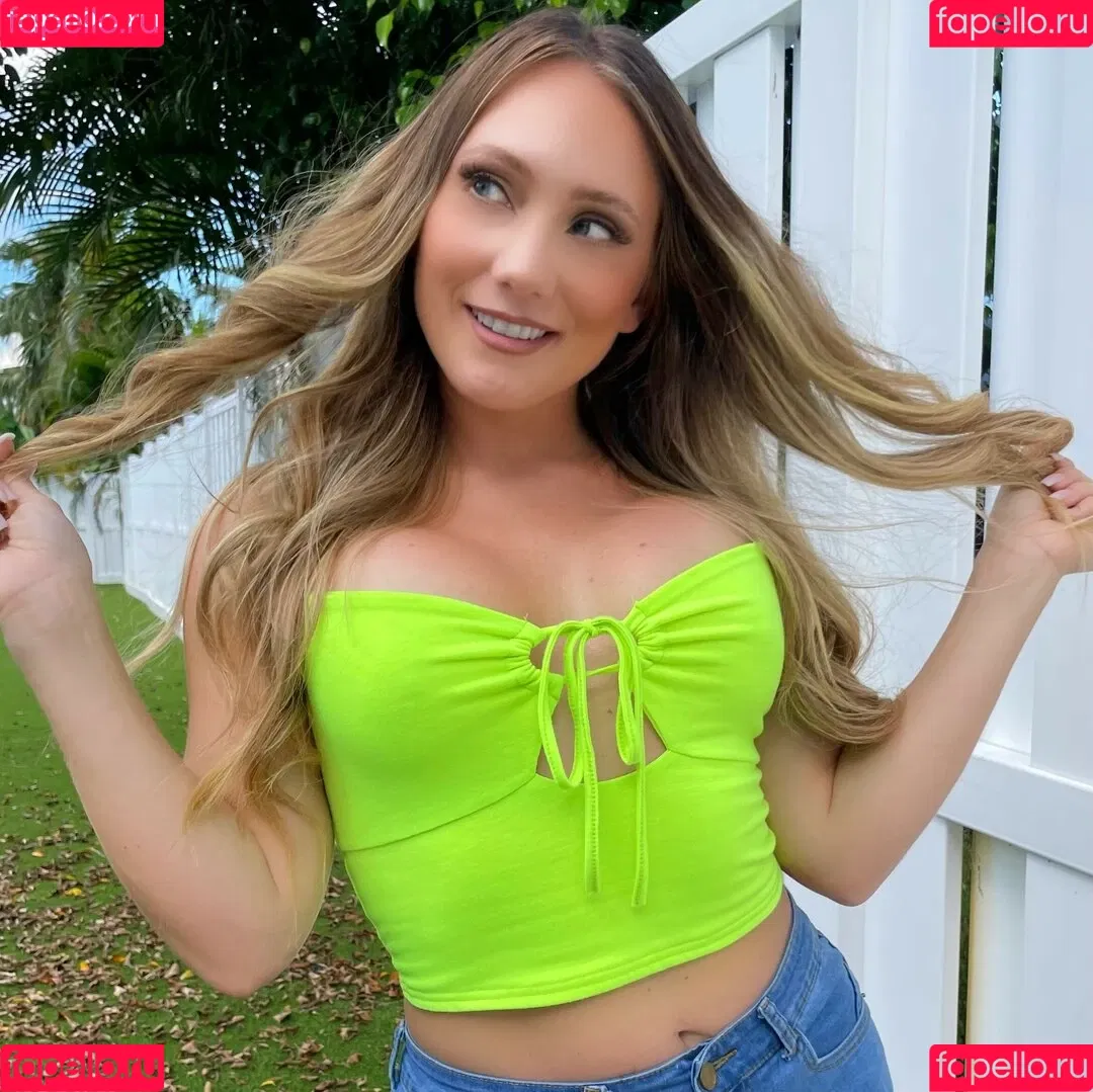AJ Applegate Onlyfans Photo Gallery 