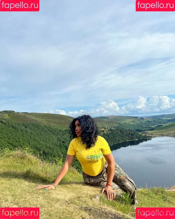 SZA Onlyfans Photo Gallery 