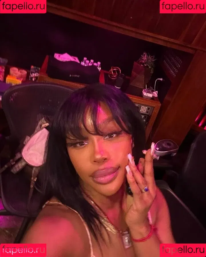 SZA Onlyfans Photo Gallery 