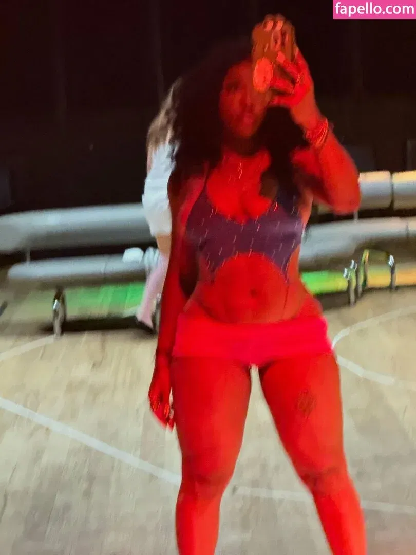 SZA Onlyfans Photo Gallery 
