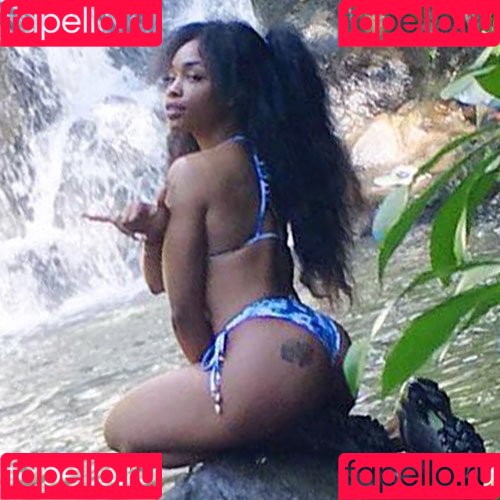 SZA Onlyfans Photo Gallery 