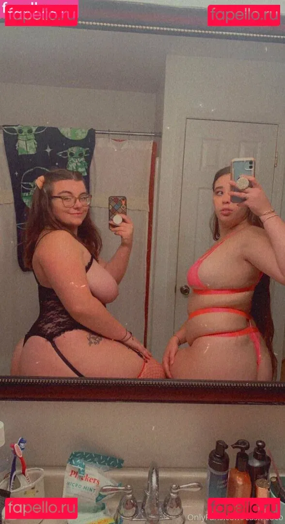 realcococash Onlyfans Photo Gallery 