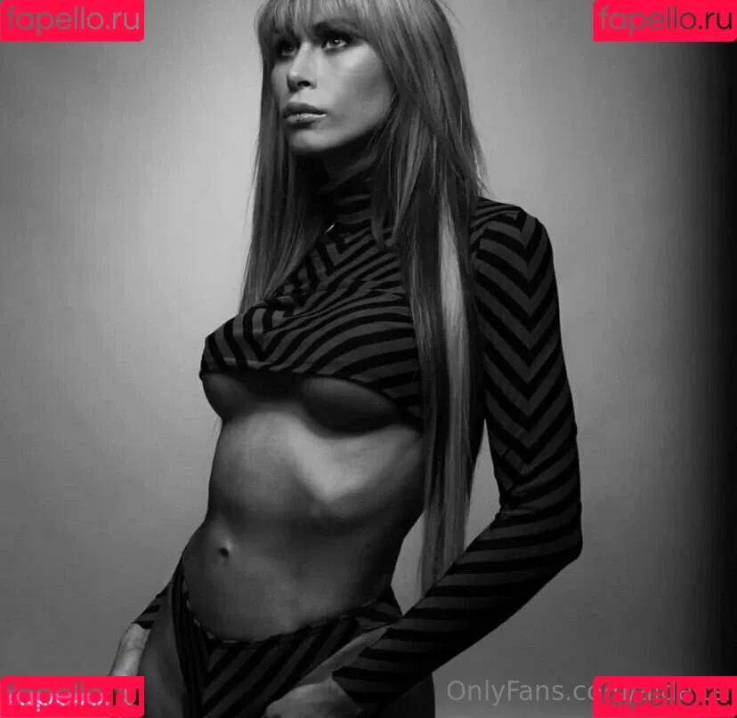 mariapia.ts Onlyfans Photo Gallery 