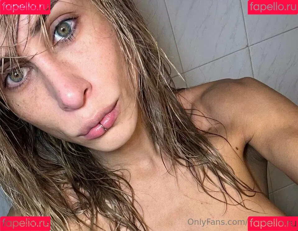 mariapia.ts Onlyfans Photo Gallery 