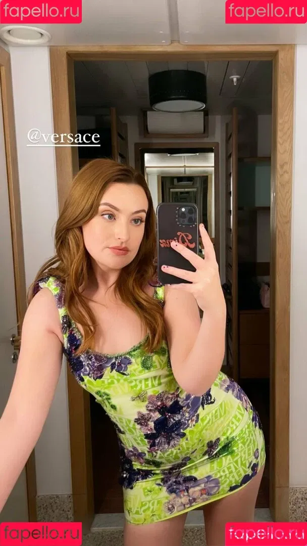 Amelia Dimoldenberg Onlyfans Photo Gallery 