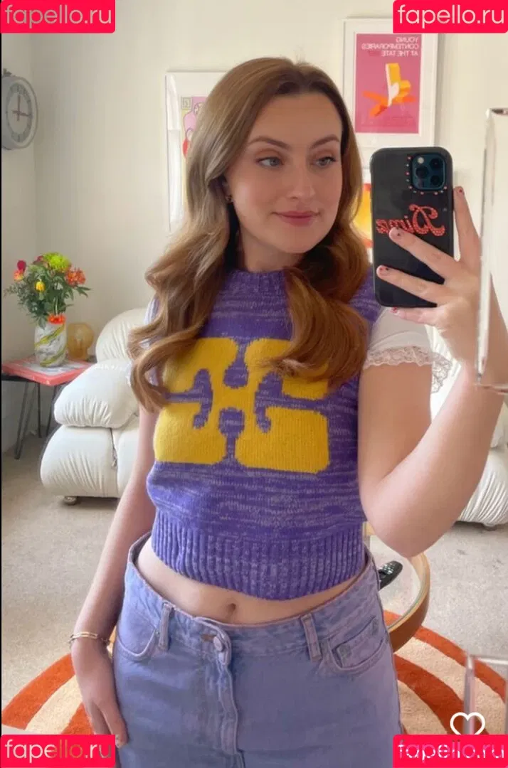 Amelia Dimoldenberg Onlyfans Photo Gallery 