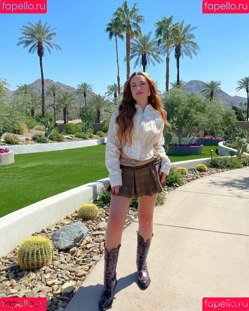 Amelia Dimoldenberg Onlyfans Photo Gallery 