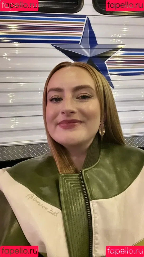 Amelia Dimoldenberg Onlyfans Photo Gallery 