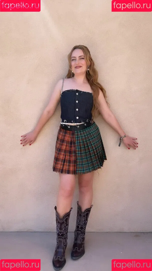 Amelia Dimoldenberg Onlyfans Photo Gallery 