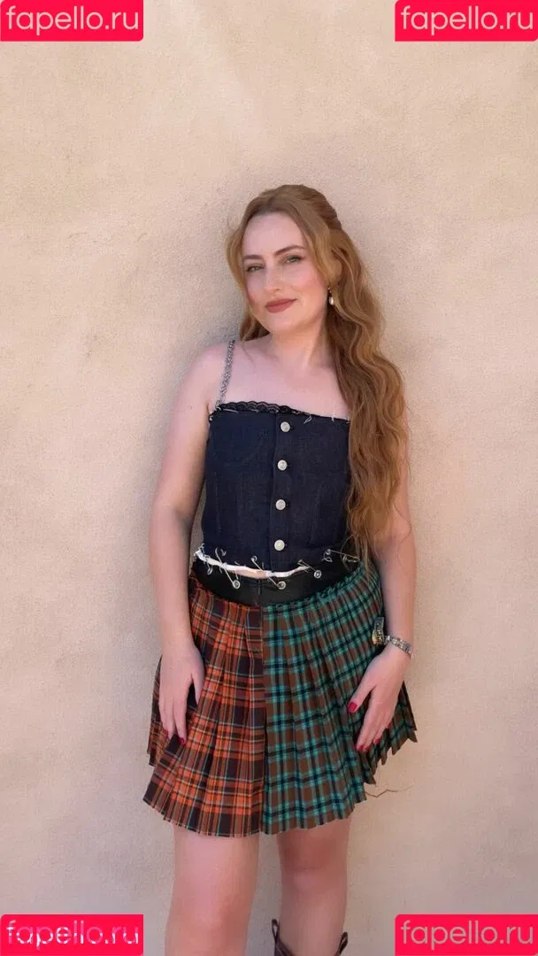 Amelia Dimoldenberg Onlyfans Photo Gallery 